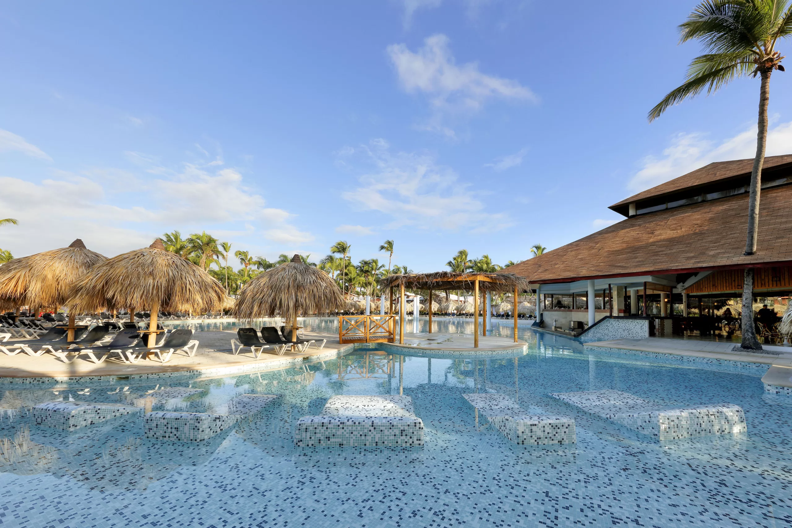 Alberca Samana en TRS Yucatán Hotel